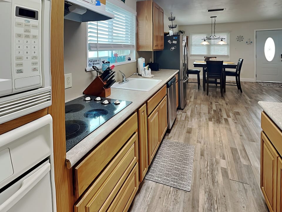 Full Size Kitchen