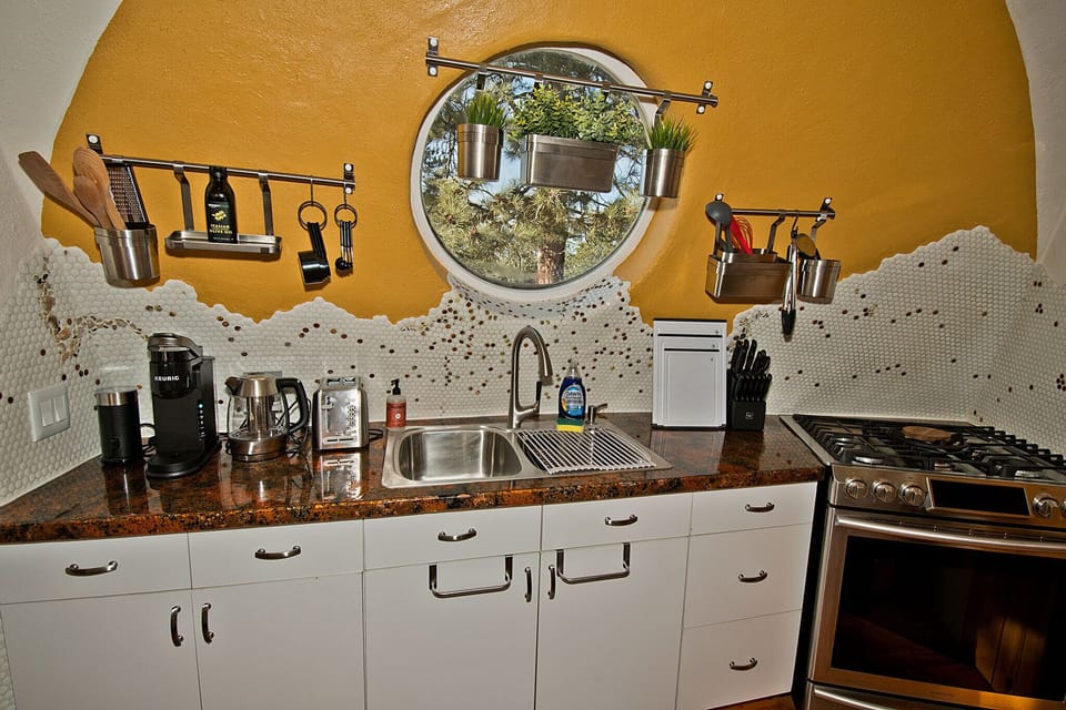 Full Kitchen Fully Loaded for Cooking (1)