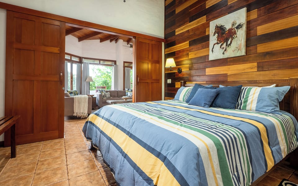 KING BEDROOM