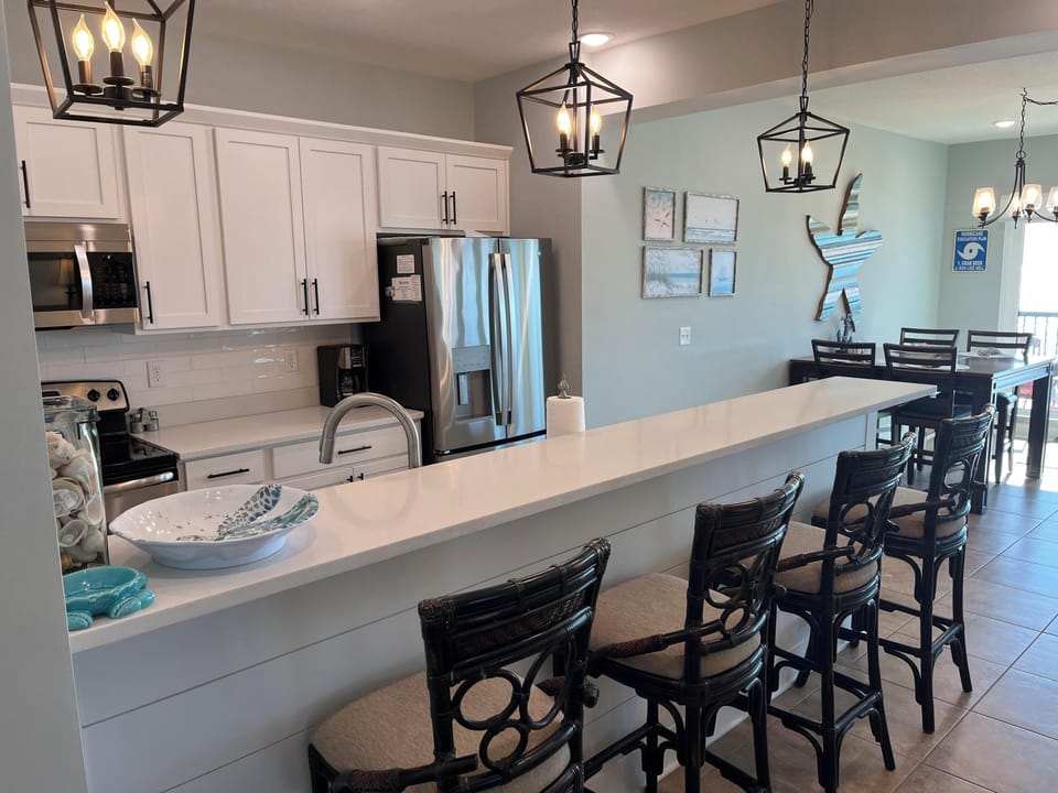 Condo, Ocean View | Private kitchen | Full-size fridge, microwave, oven, stovetop