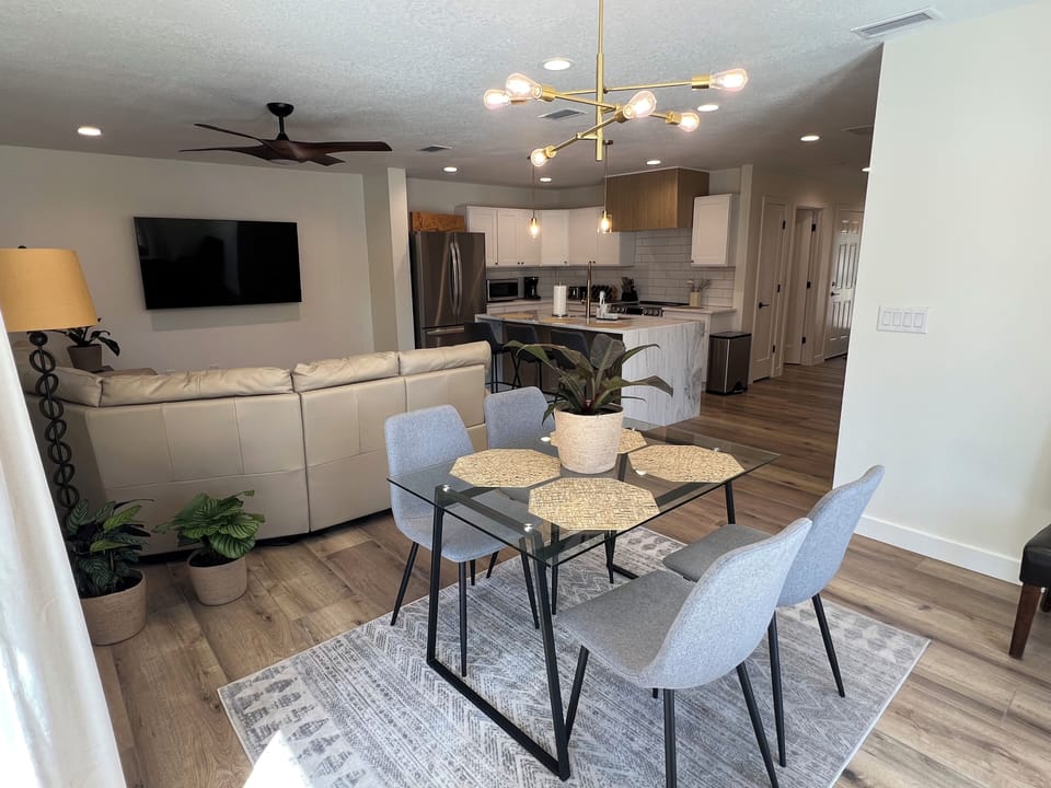 Open floor plan to enjoiy!