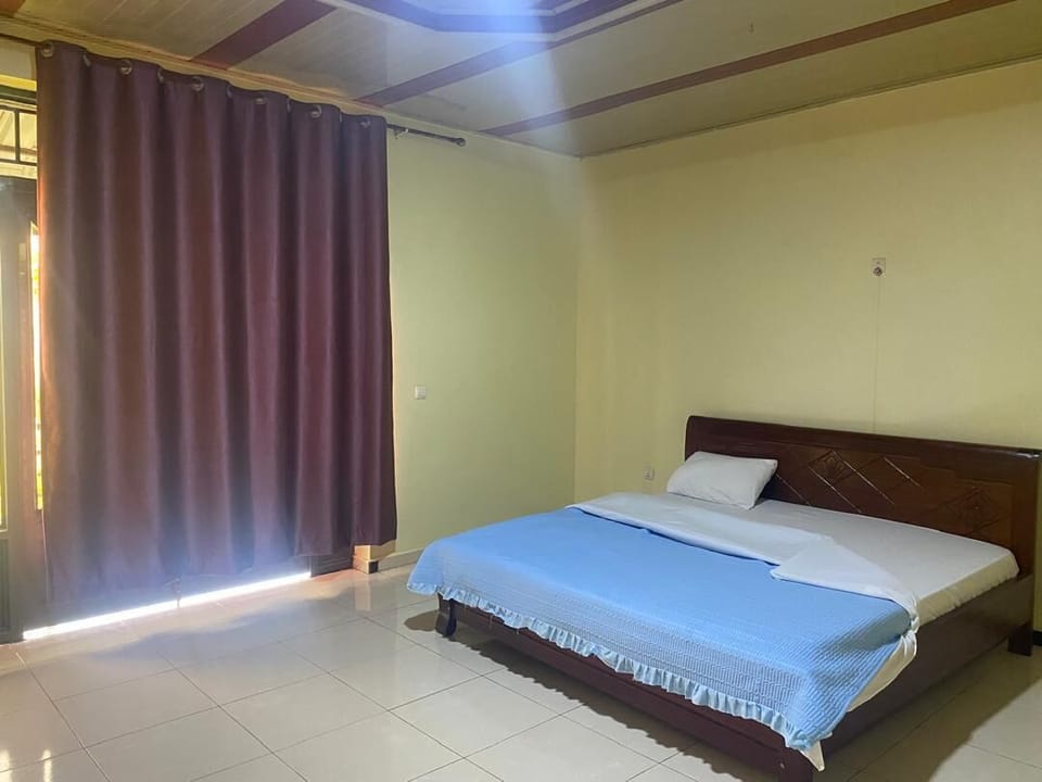 Comfort Double Room, Garden View | Iron/ironing board, WiFi (free)