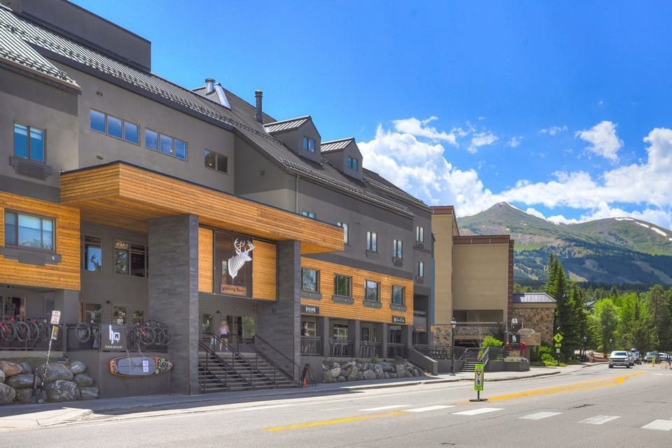 Modern mountain lodge with rustic charm, nestled in the heart of adventure and just steps from breathtaking trails.