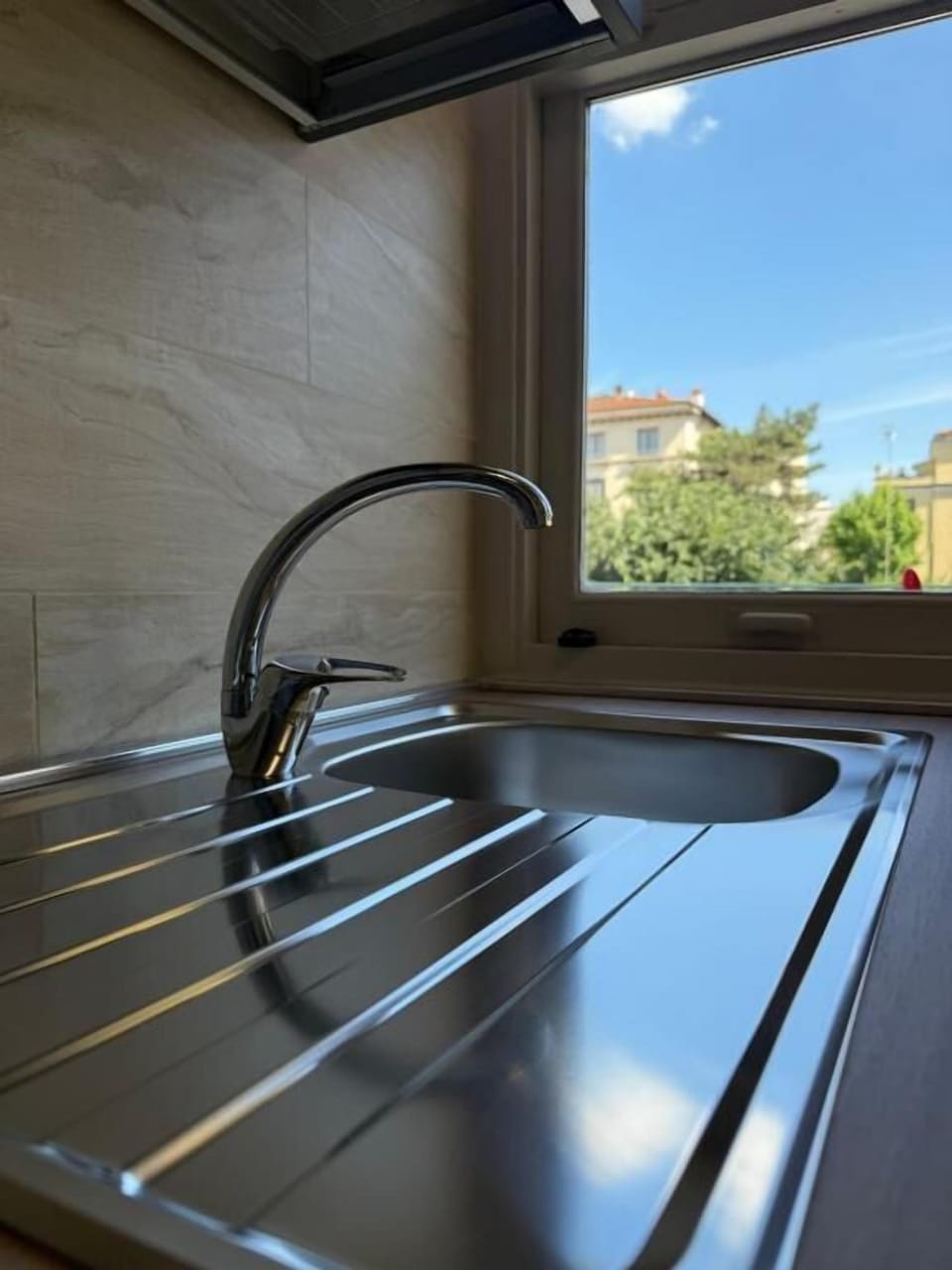 City Apartment | Private kitchen | Fridge