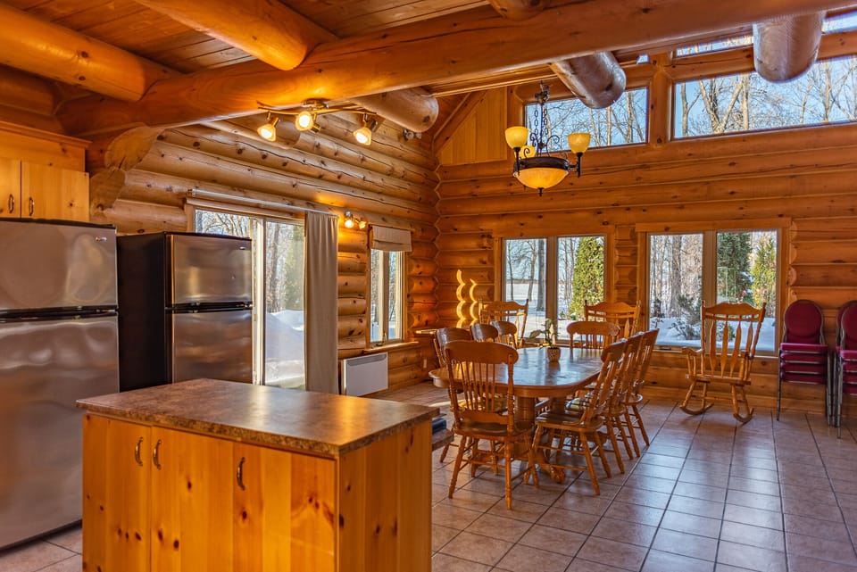 Chalet, 5 Bedrooms | Private kitchen | Fridge, microwave, stovetop, coffee/tea maker