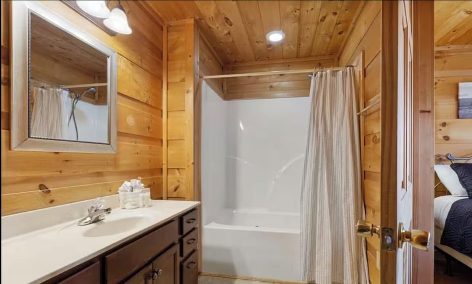 Bathroom main level with King Bed