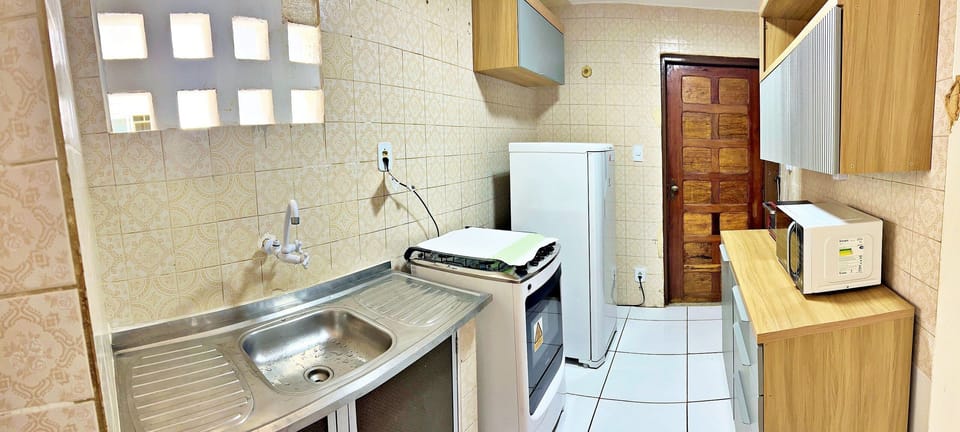 Apartment | Private kitchen | Blender, paper towels
