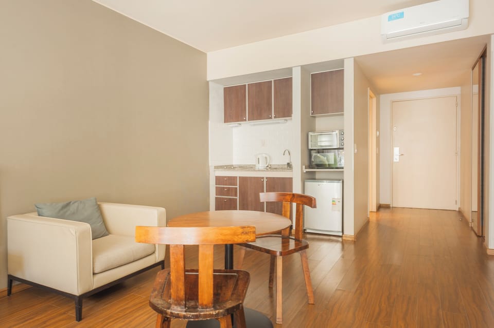Classic Apartment, Balcony, City View | Private kitchen | Microwave, oven, stovetop, coffee/tea maker