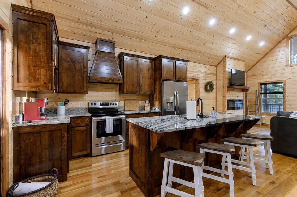 Full kitchen, fully stocked with any utensil or small appliance you may need.