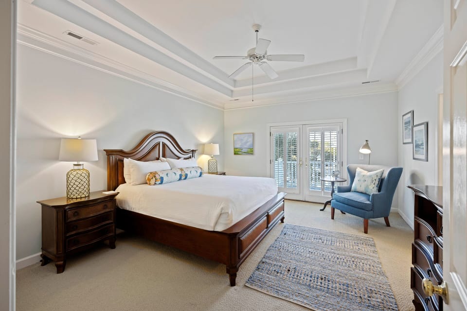 Bedroom 4 - Master Suite - King - Private Bathroom - Second Floor