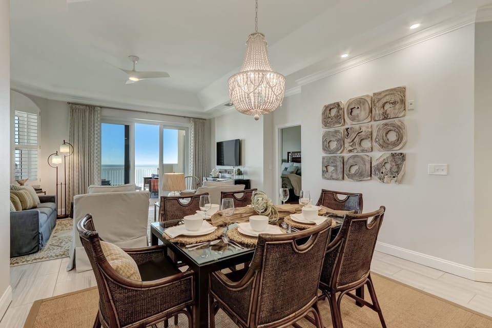 Dining Area with Seating for 6