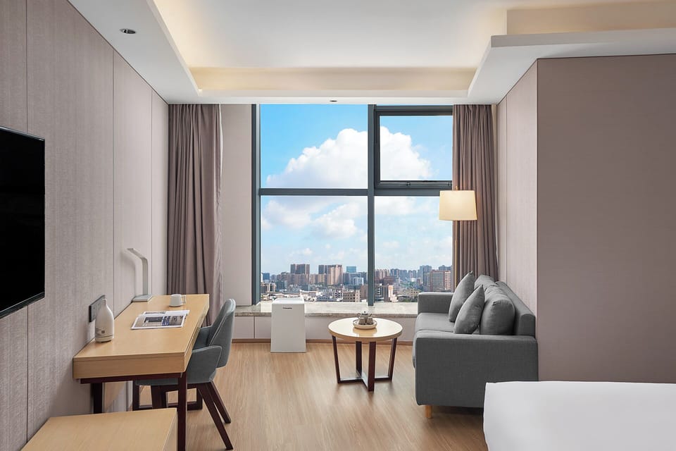 Business Double Room | Premium bedding, minibar, blackout drapes, soundproofing