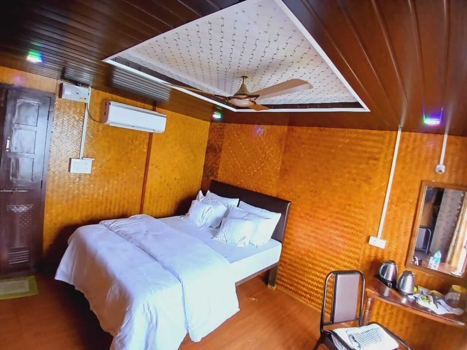 Deluxe Studio Suite, Sea View | Free WiFi