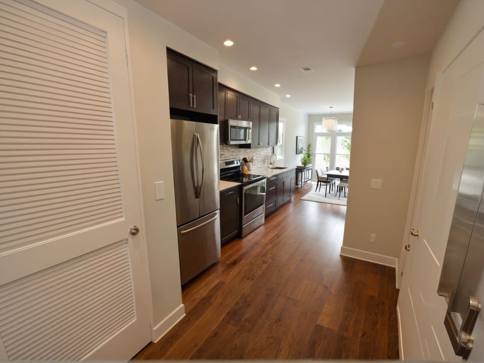 Studio Suite | Private kitchen | Coffee/tea maker, fridge, microwave, oven