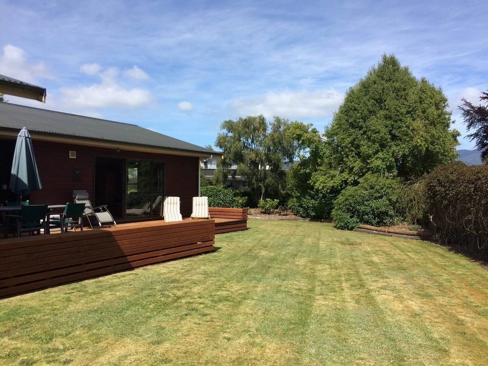 Outdoor lawn area