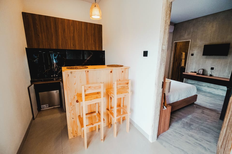 Superior Room | Private kitchen | Coffee/tea maker, mini-fridge, dishwasher, electric kettle