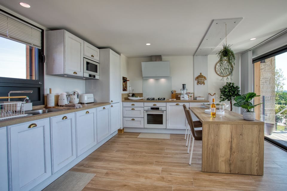 Deluxe Cottage, Private Pool, Valley View | Private kitchen | Full-size fridge, microwave, oven, stovetop