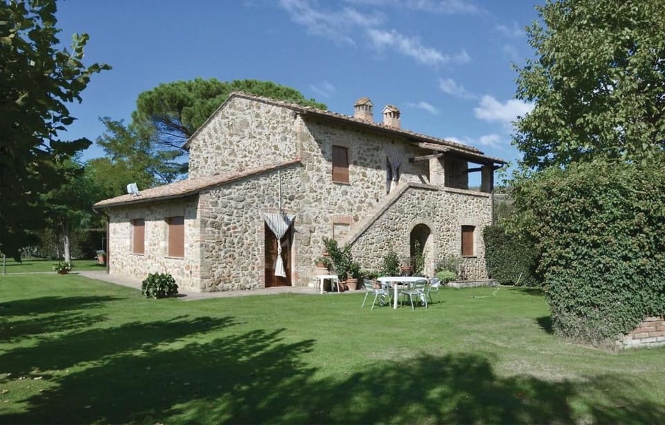 House, Home, Shrub, Farmhouse, Estate, Roof, Cottage, Door, Lawn