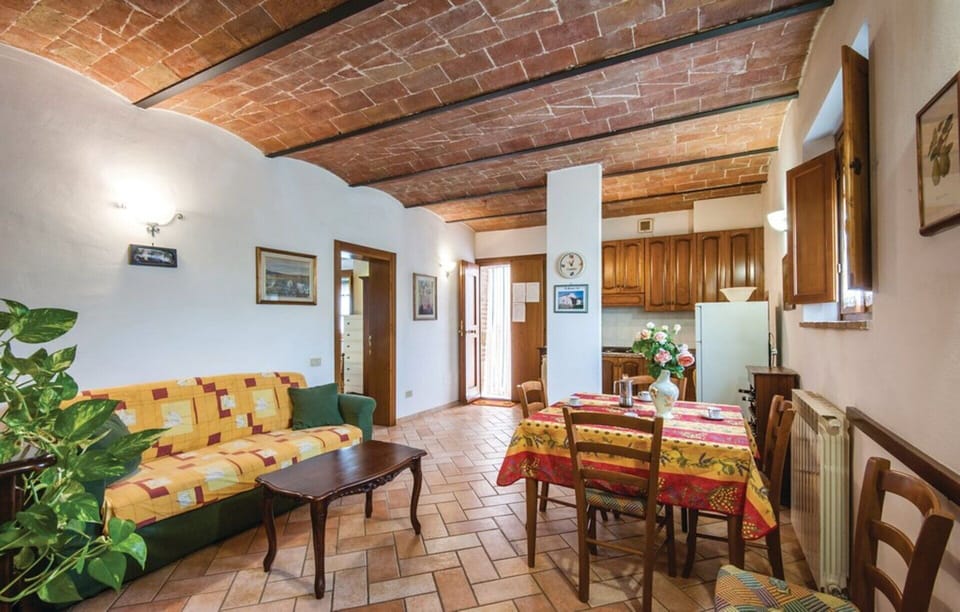 Wall, Apartment, Floor, Room, Houseplant, Flowerpot, Chair, Wood Stain, Paint, Kitchen & Dining Room Table
