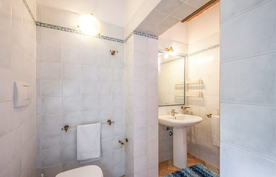 Flooring, Bathroom, Interior Design, Floor, Plumbing Fixture, Bathroom Sink, Ceiling, Room, Plumbing, Sink