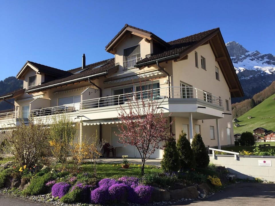 Building, Residential Area, House, Home, Architecture, Roof, Balcony, Porch, Estate, Door