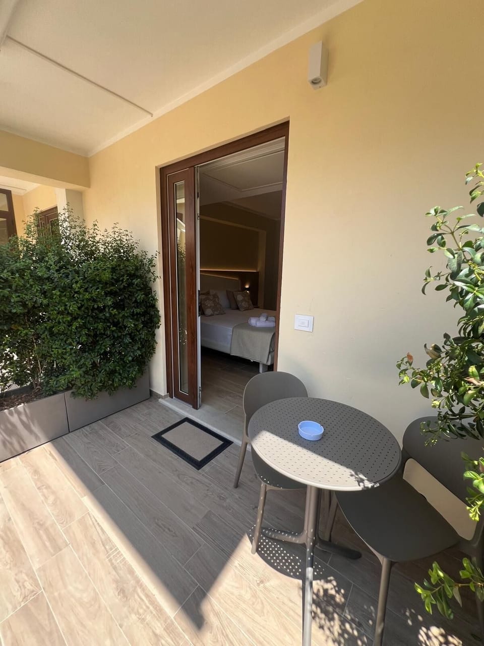 Comfort Room, Patio, Courtyard View | In-room safe, desk, blackout drapes, WiFi (free)