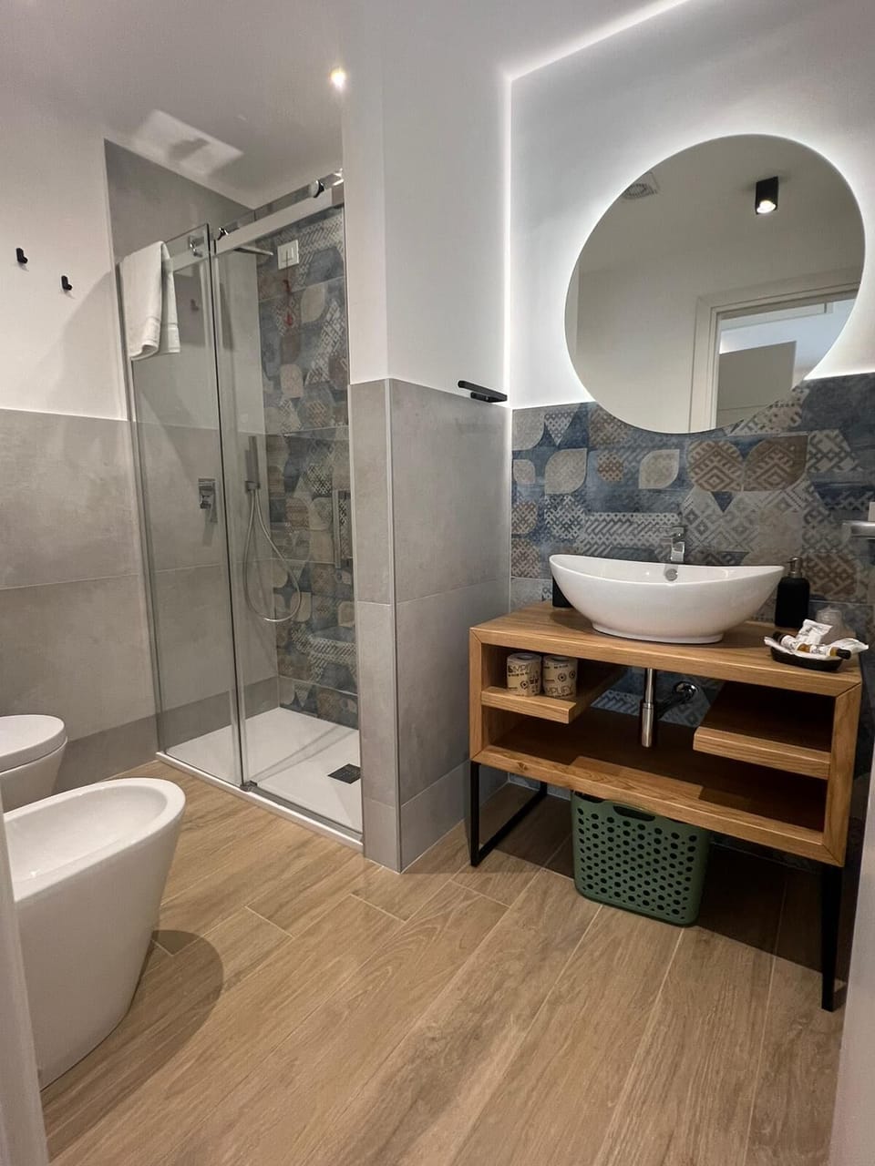 Comfort Room, Balcony, Courtyard View | In-room safe, desk, blackout drapes, free WiFi