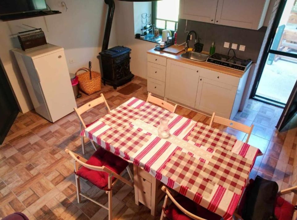 House (Holiday Home Saniv) | Private kitchen | Fridge