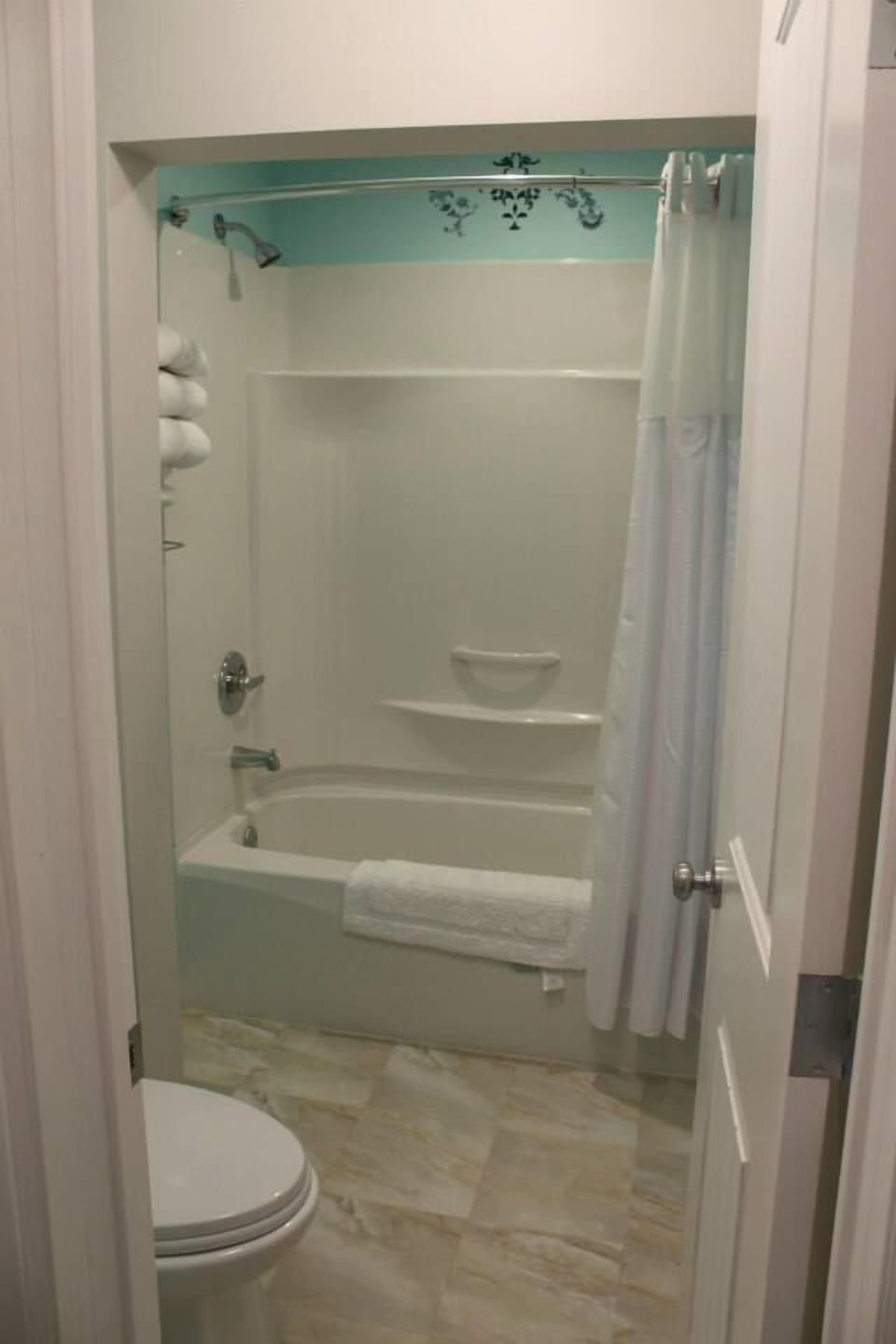 Superior Room, 1 Queen Bed | Bathroom | Combined shower/tub, hair dryer (on request), towels