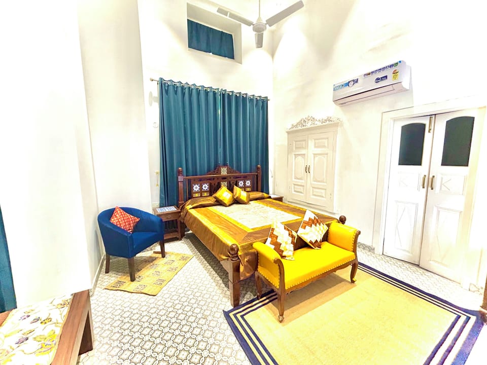 Luxury Double Room, Garden View | Laptop workspace, blackout drapes, iron/ironing board, free WiFi