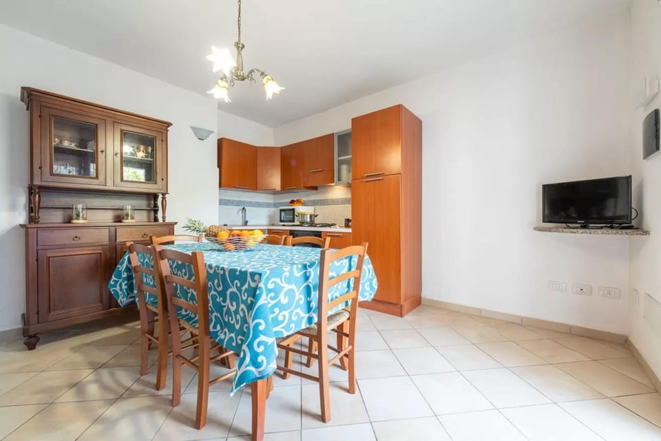 Apartment, 2 Bedrooms, Patio | Dining room