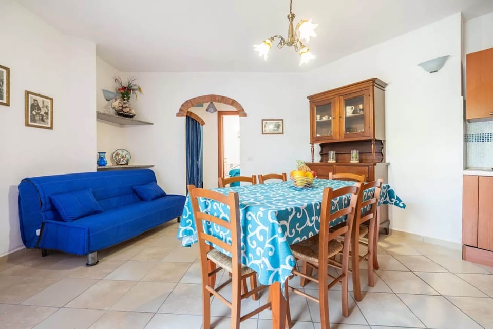 Apartment, 2 Bedrooms, Patio | Dining room