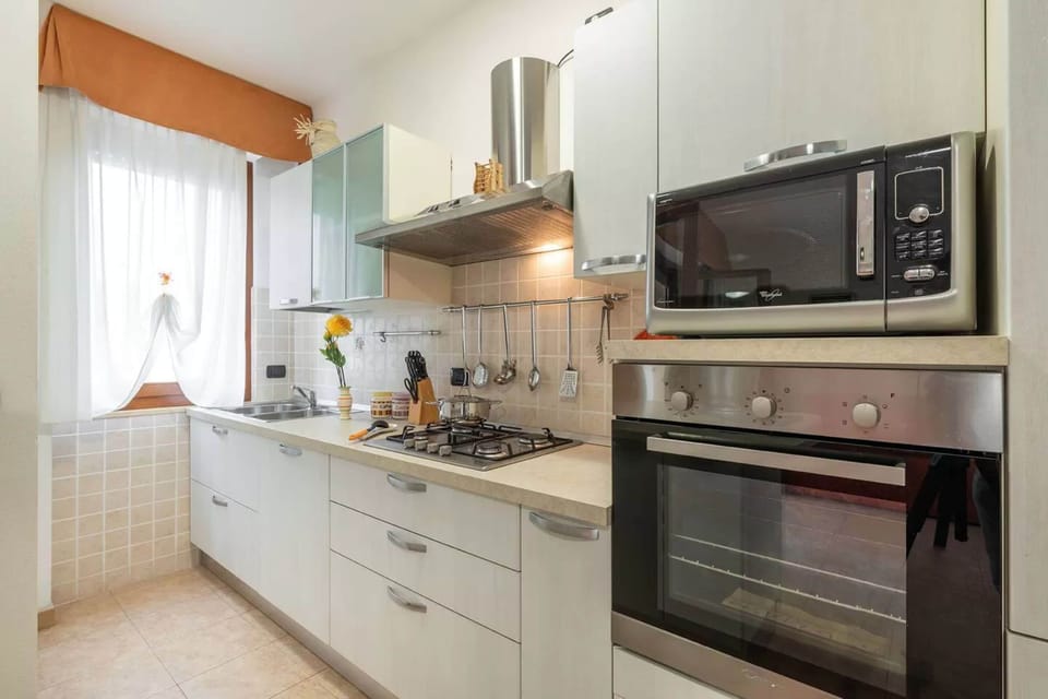 Apartment, 2 Bedrooms, Balcony, City View | Interior