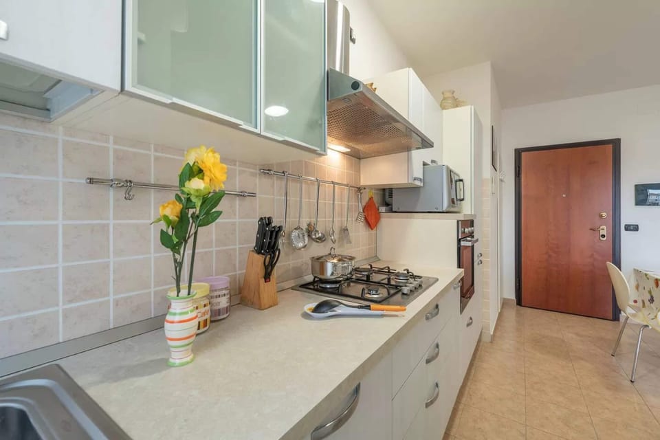 Apartment, 2 Bedrooms, Balcony, City View | Interior