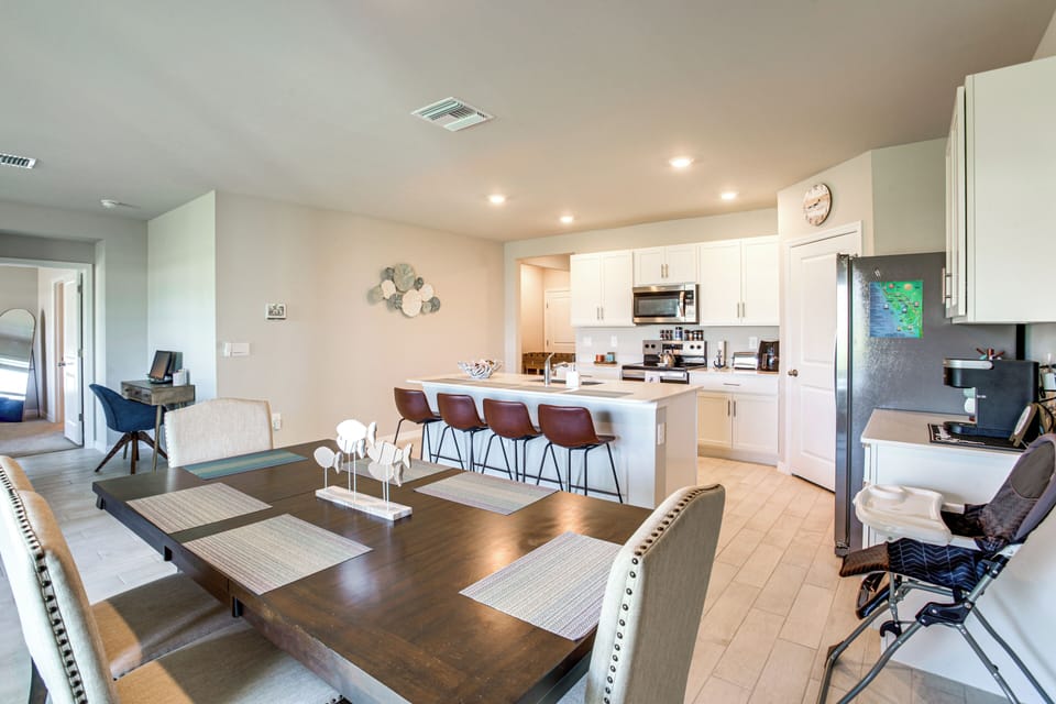 House (4 Bedrooms) | Front of property
