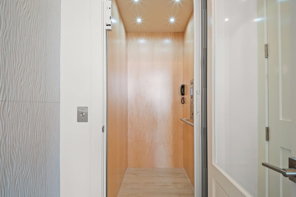 Elevator to Three Floors