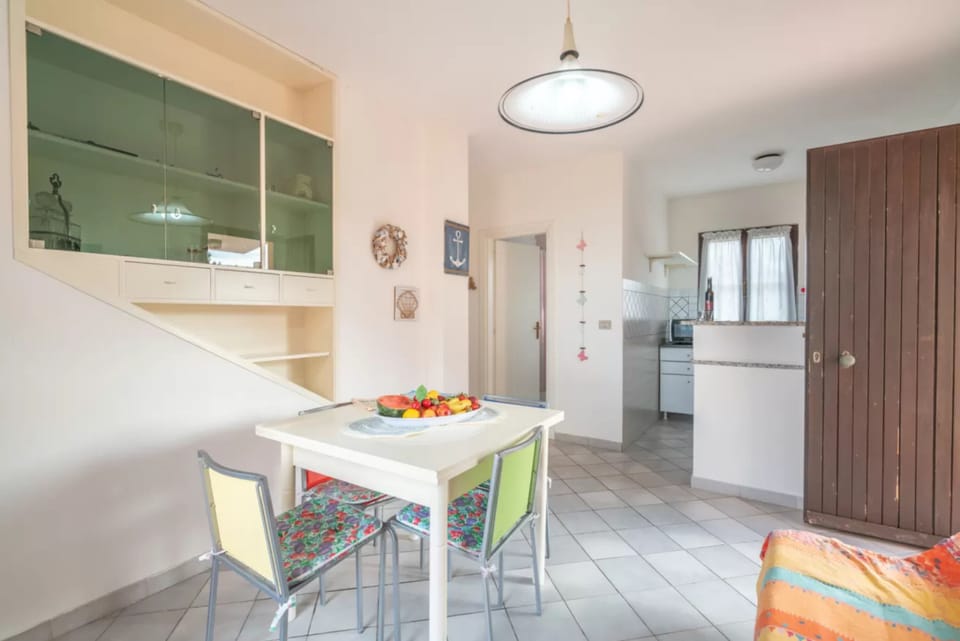 Villa, 1 Bedroom, Balcony, Ocean View | Dining room