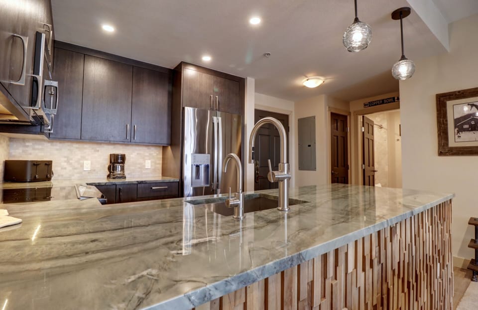 Condo, 2 Bedrooms | Private kitchen | Fridge, oven, coffee/tea maker, toaster