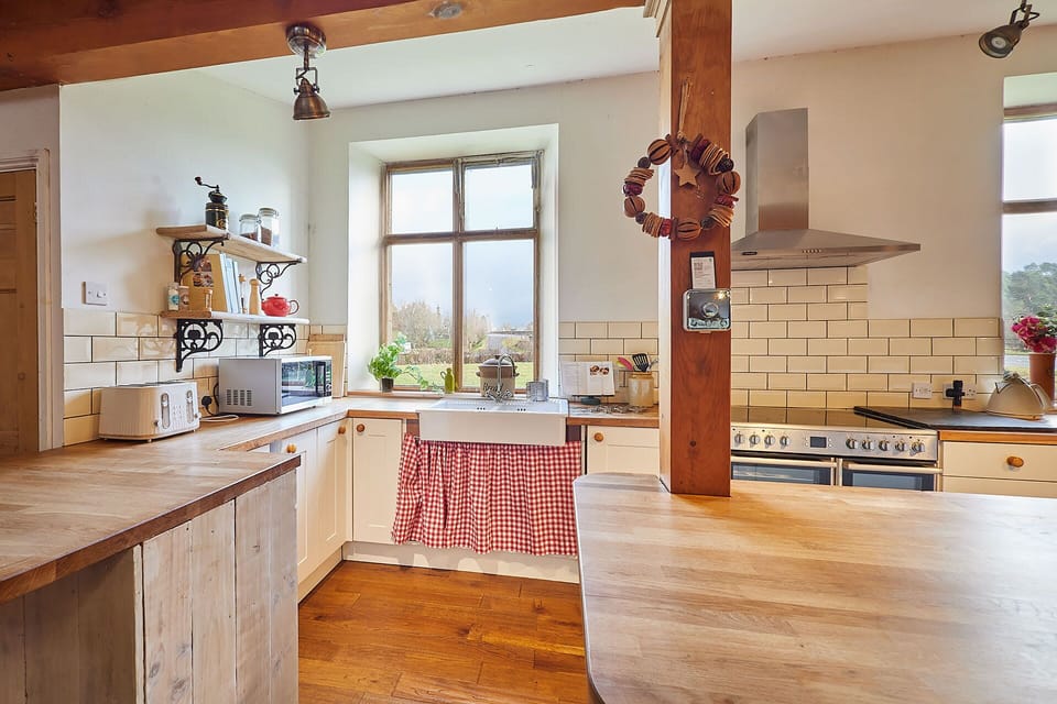 Birdhope Craig Church, Rochester - Host & Stay