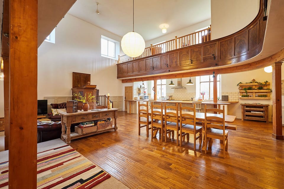 Birdhope Craig Church, Rochester - Host & Stay