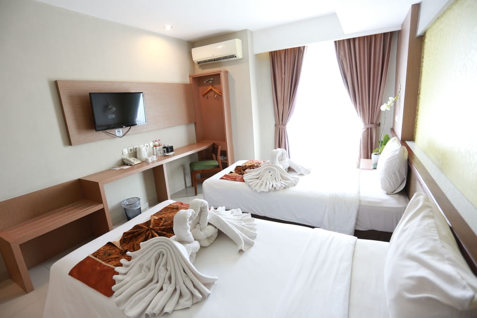 Superior Twin Room | Desk, rollaway beds, free WiFi