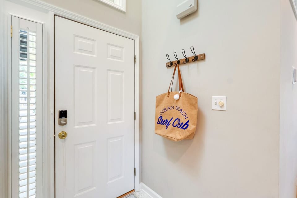Welcome to 7649 Huntington Villa – Your Peaceful Retreat Begins Here