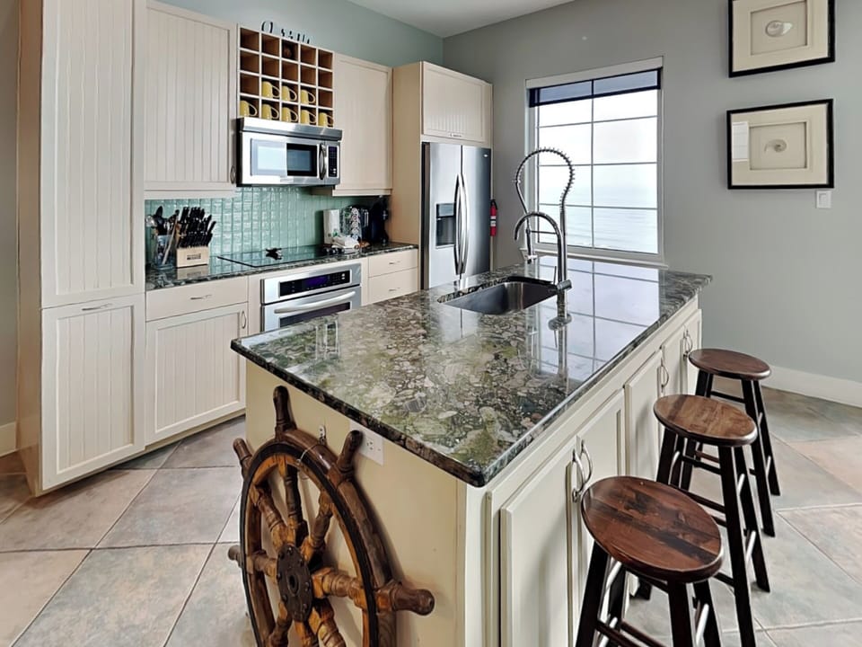 Full Size Kitchen