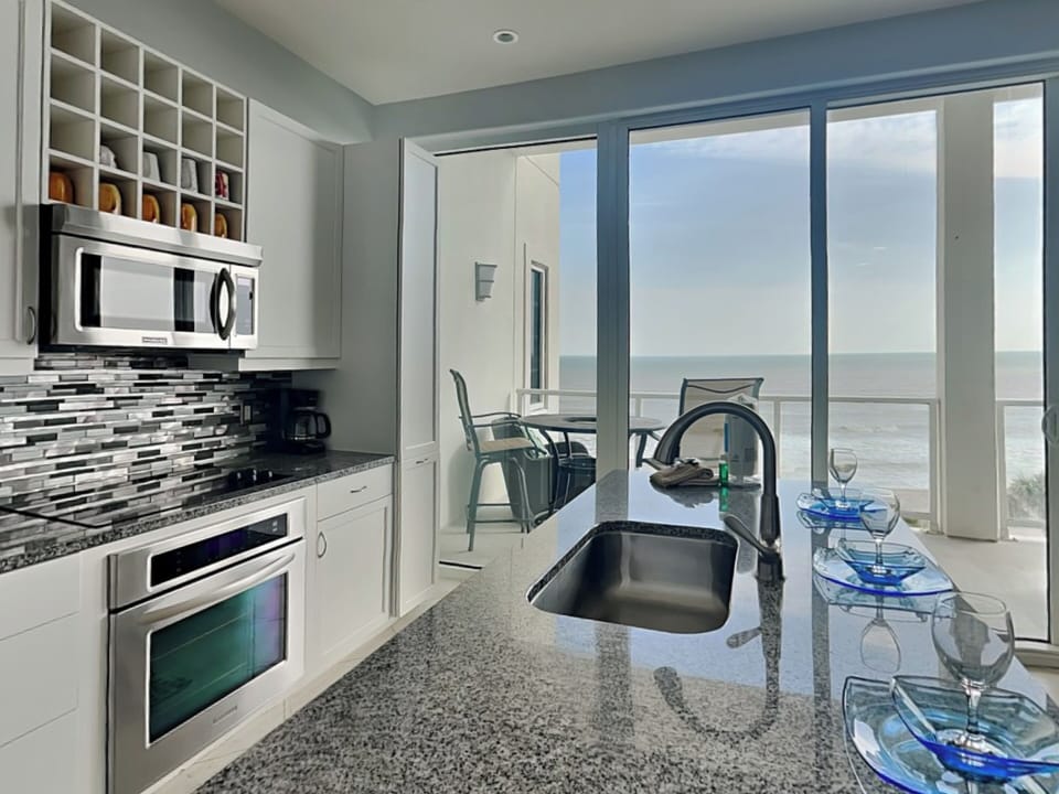 Full Size Kitchen