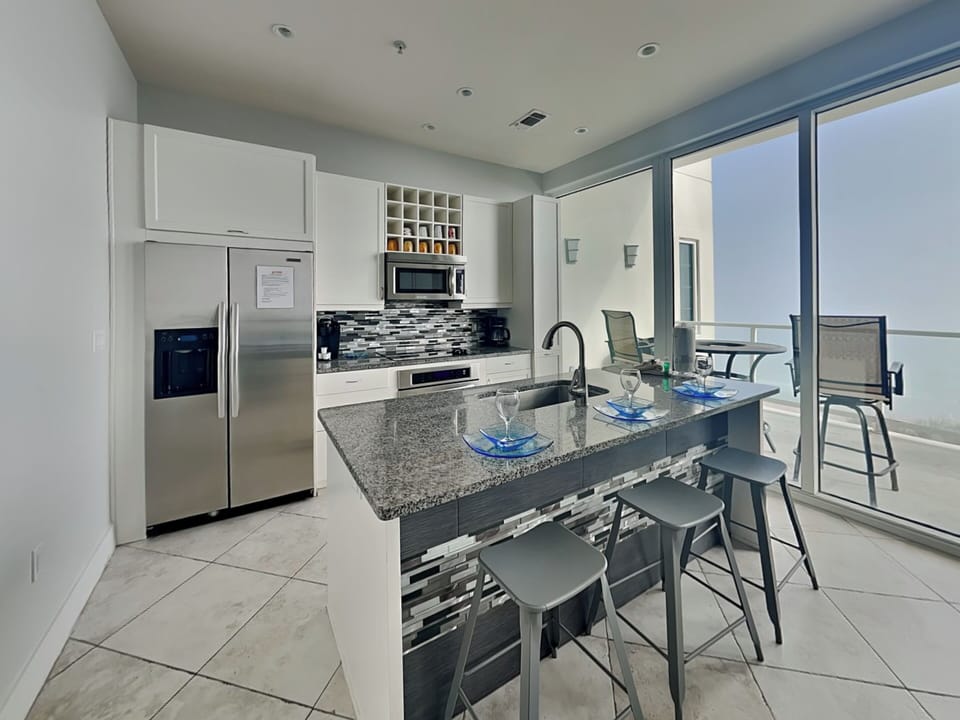 Full Size Kitchen