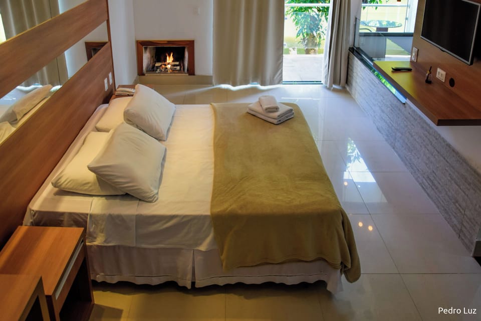 1 bedroom, desk, laptop workspace, free WiFi