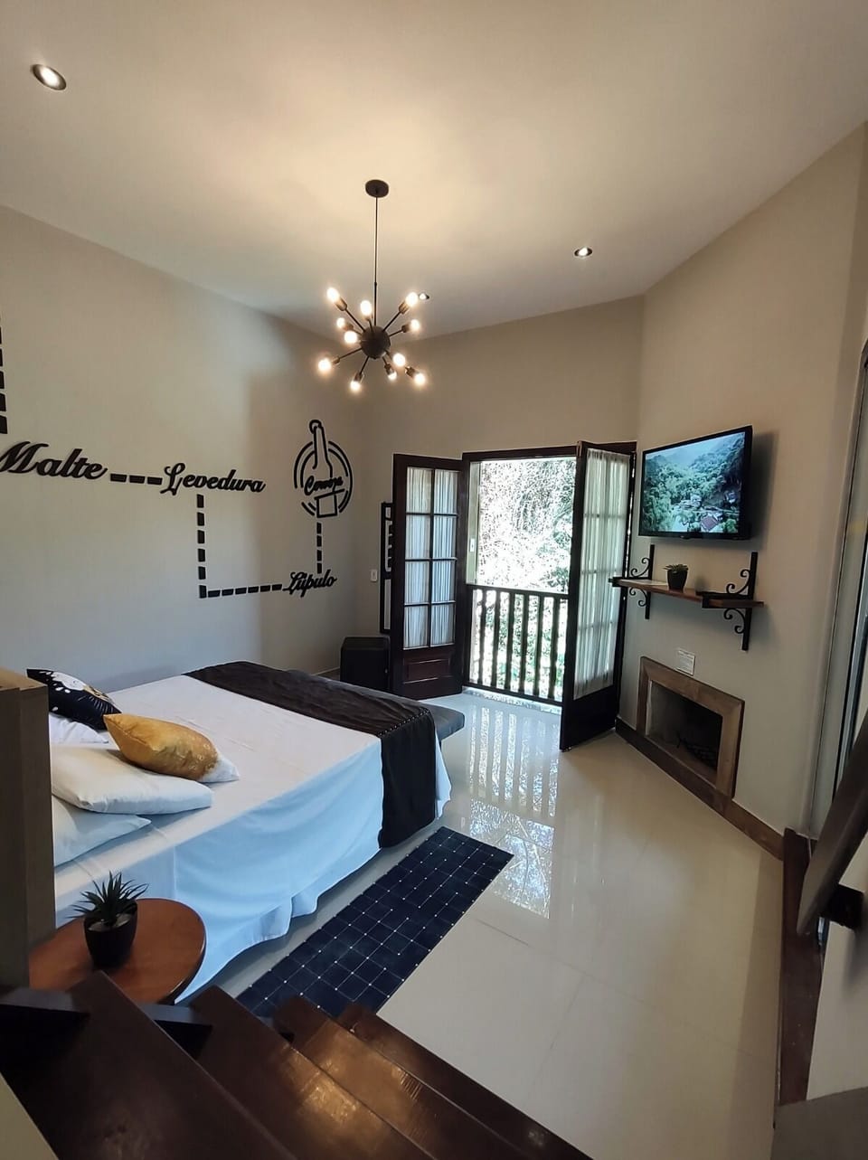 1 bedroom, desk, laptop workspace, free WiFi