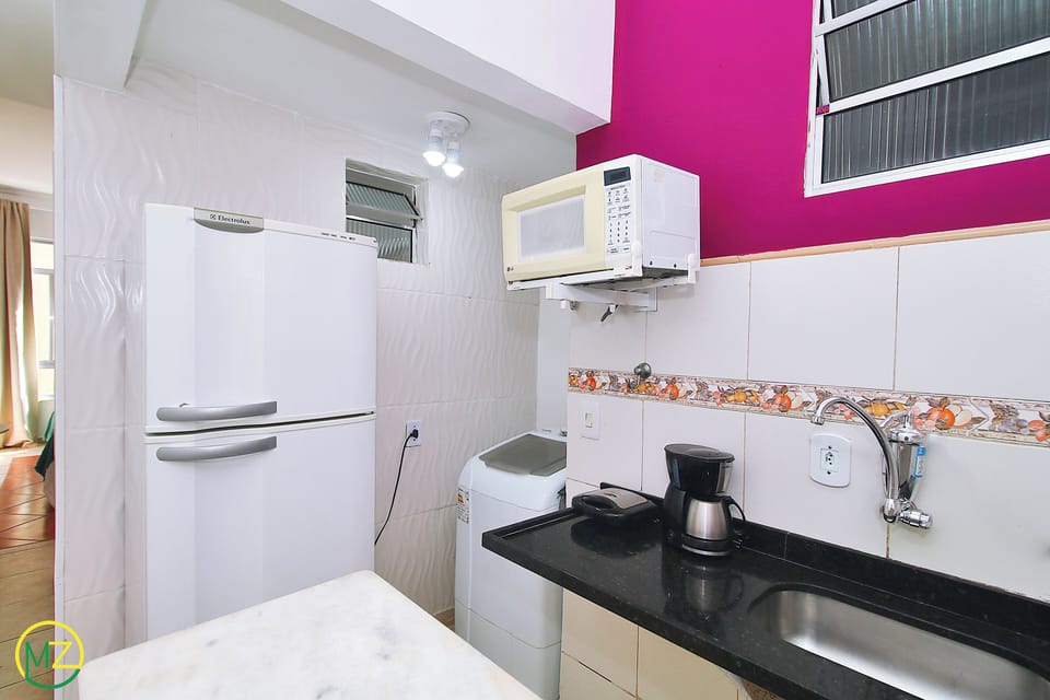 Economy Studio, Partial Ocean View | Private kitchen