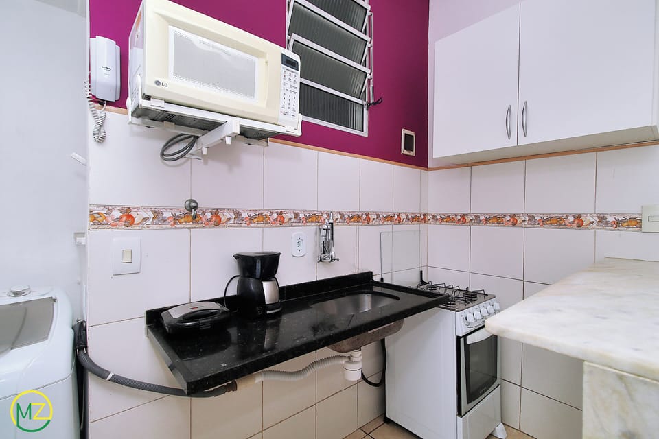 Economy Studio, Partial Ocean View | Private kitchen
