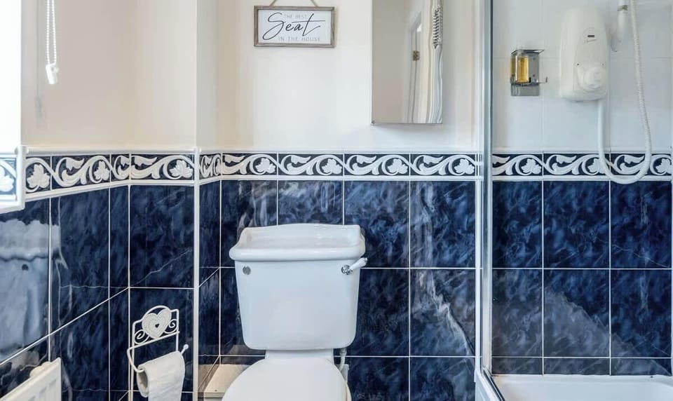 Bathroom at Jesswood Properties Short Lets & Serviced Accommodation